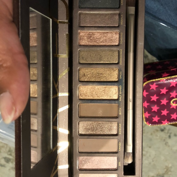 URBAN DECAY- Naked Palette. Barely used. Brush new - Picture 2 of 3